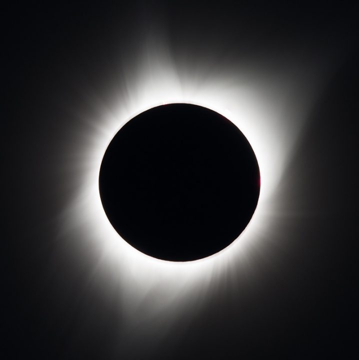 Revive el eclipse solar que oscureció a Australia