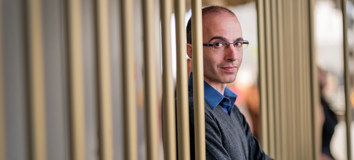 La oscura mirada de Yuval Noha Harari sobre la IA