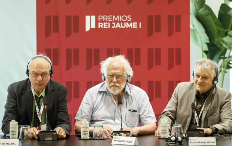 Premios Nobel sobre IA: es «útil» pero debe regularse