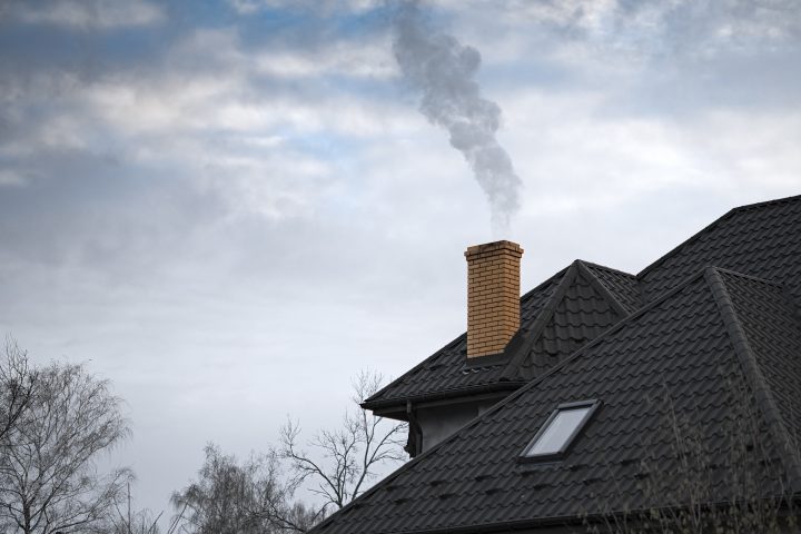 Medidas para cuidarse del dañino humo de leña