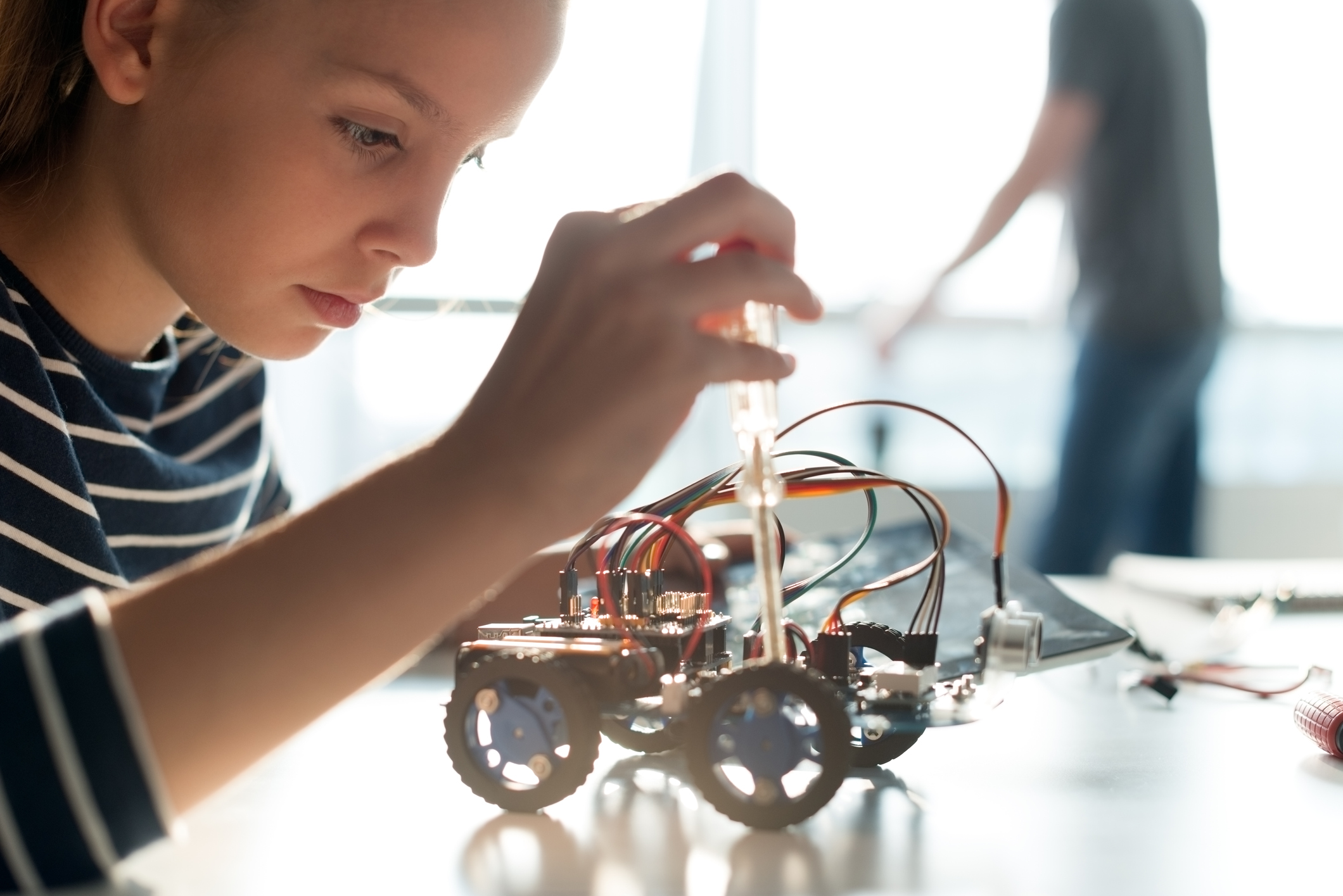 UC dictará cursos gratuitos de ciencia para niñas