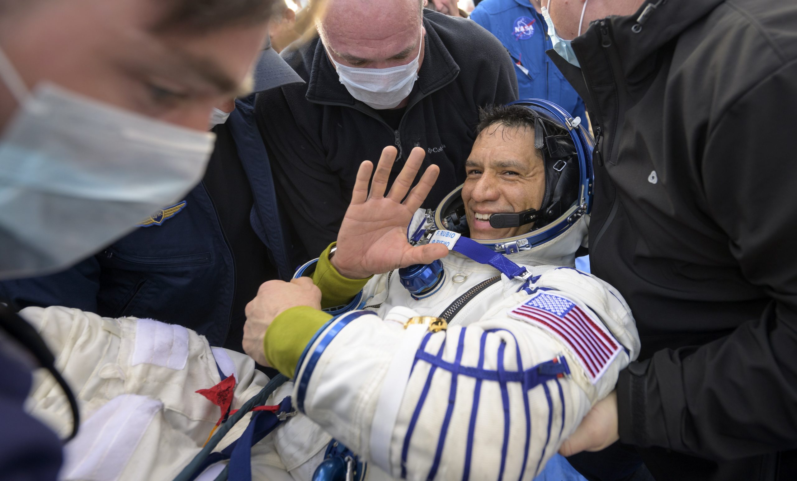 Astronauta latino vuelve a la Tierra con récord para la NASA