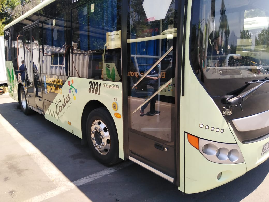 Con IA: Monitorean en vivo recorrido de buses de Las Condes