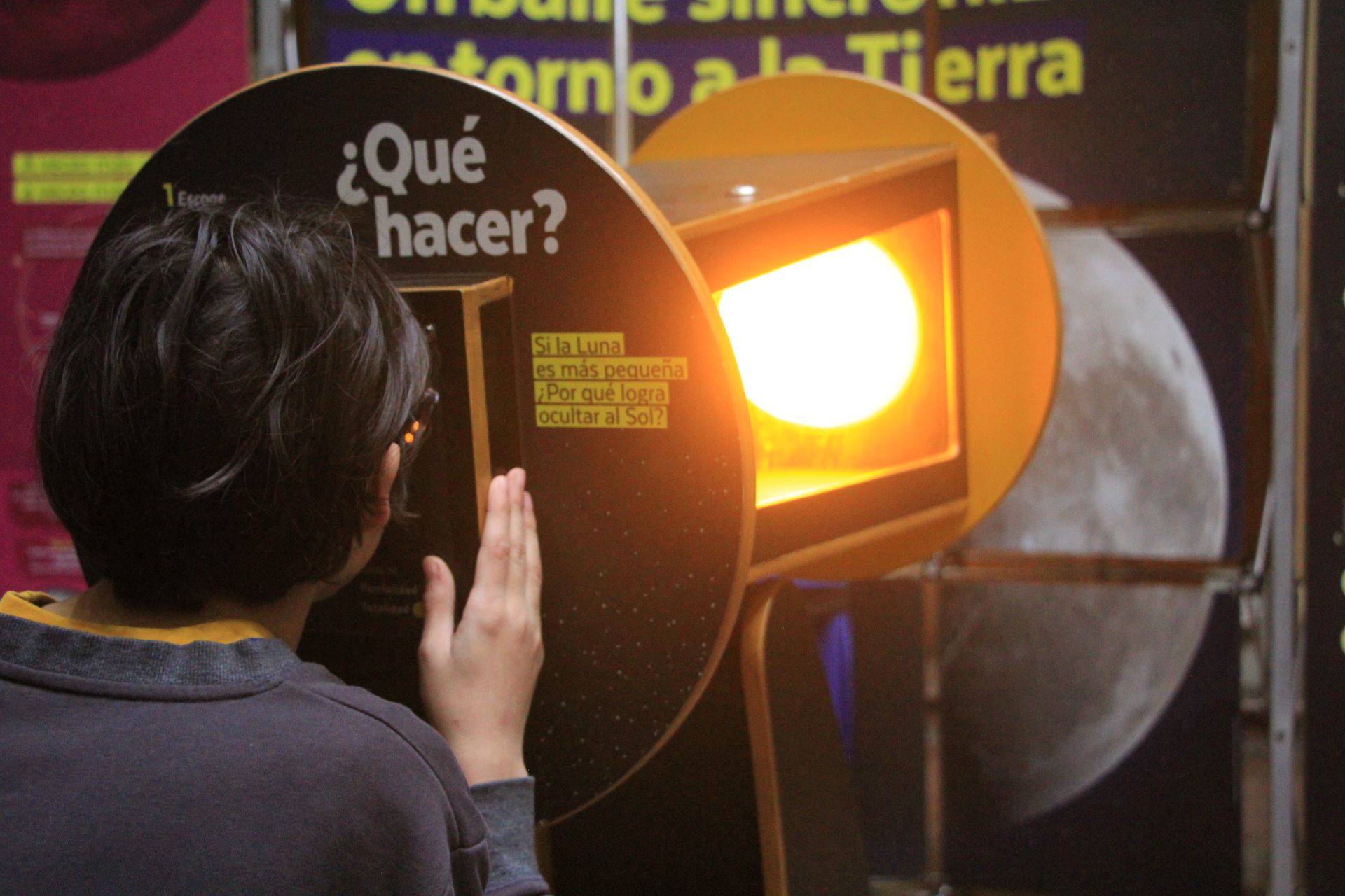 Exposición del MIM llega a la comuna de Santiago como antesala al eclipse anular