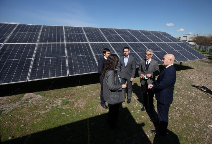 Inauguran el estacionamiento solar más grande de Chile