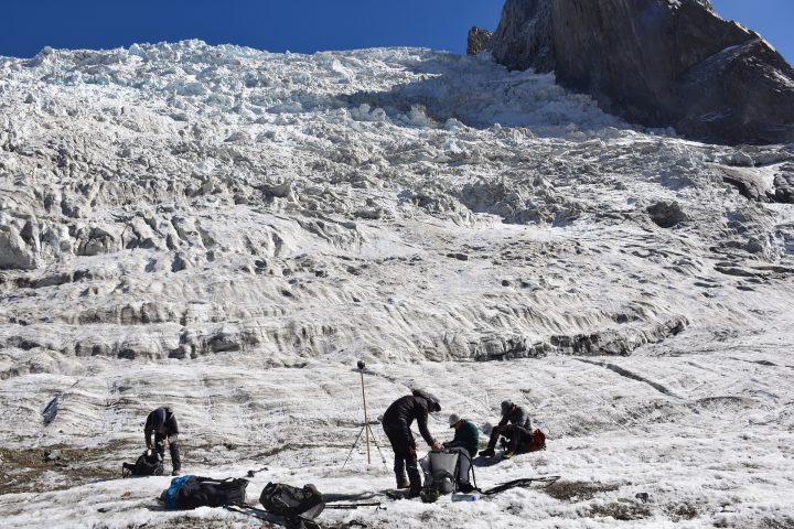 Glaciar Universidad registra pérdida de hielo equivalente a 800 canchas de fútbol