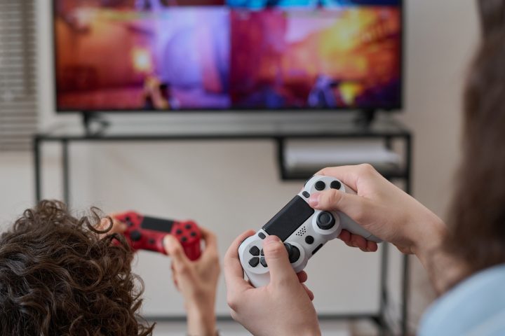 Especialistas destacan beneficios de los videojuegos para la salud mental