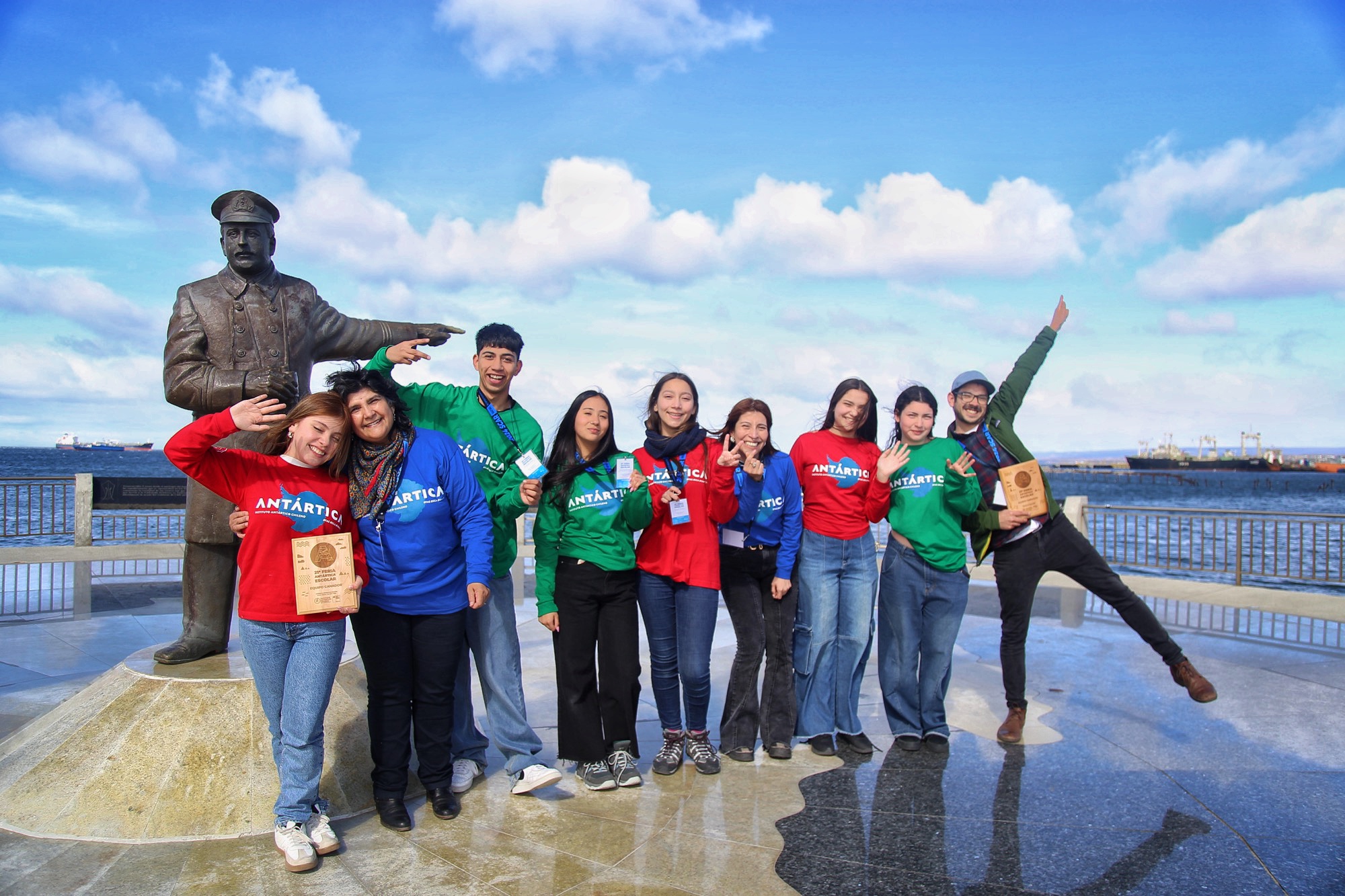 Seis jóvenes viajarán a la Antártica como ganadores de la Feria Antártica Escolar