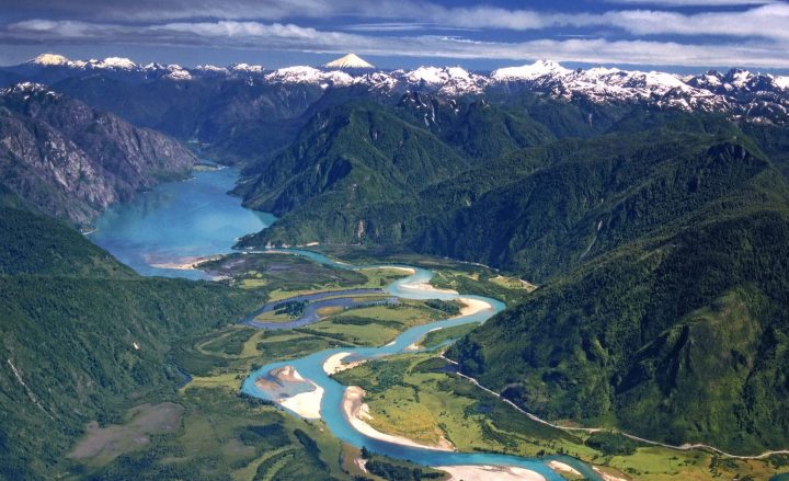 Río Puelo registró altos niveles de turbidez tras precipitaciones