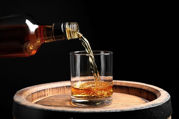 Chilenos impulsan elaboración de whisky con materias primas locales