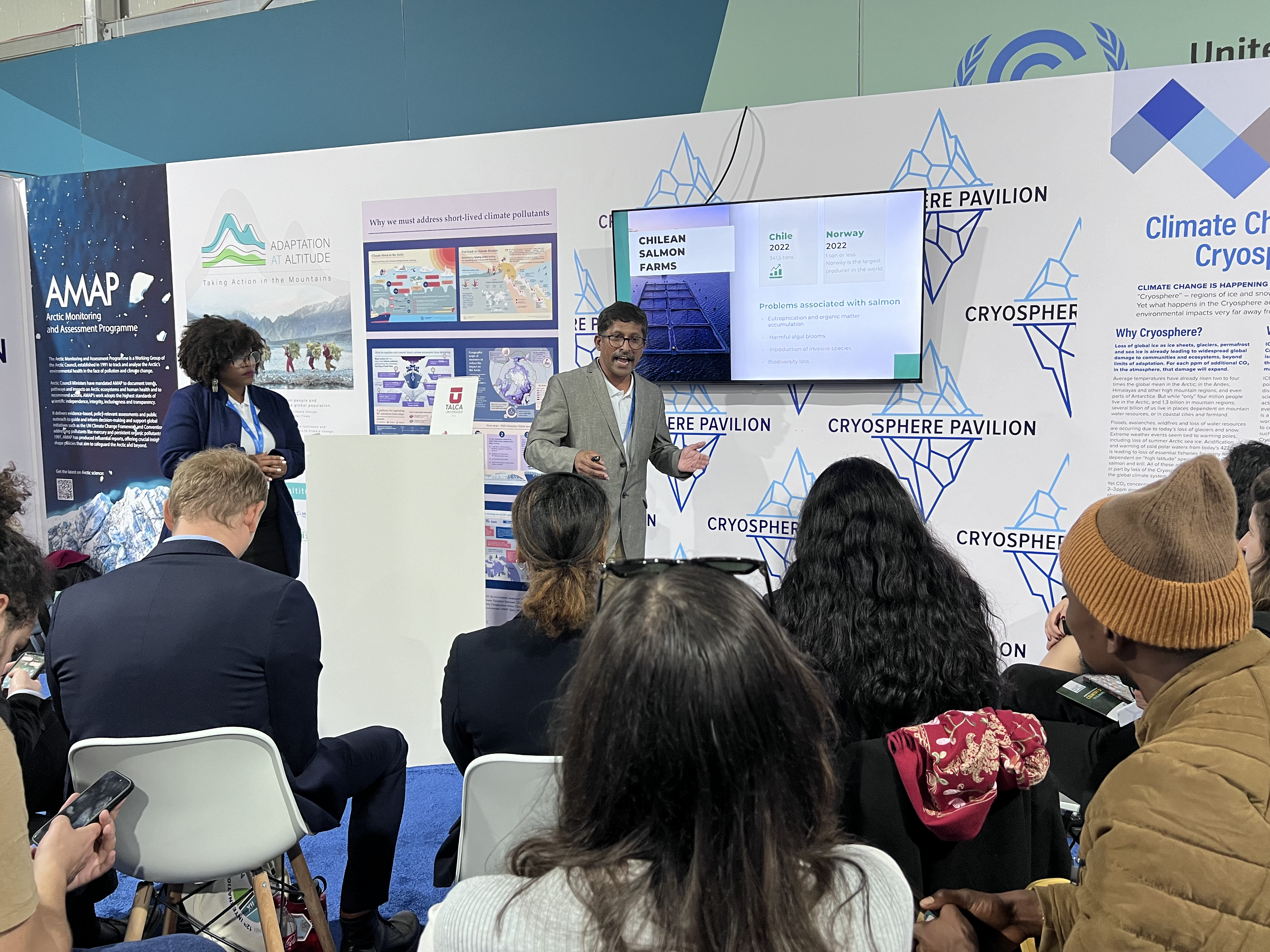 Investigación hecha en Chile para descontaminar el agua fue presentada en la COP29