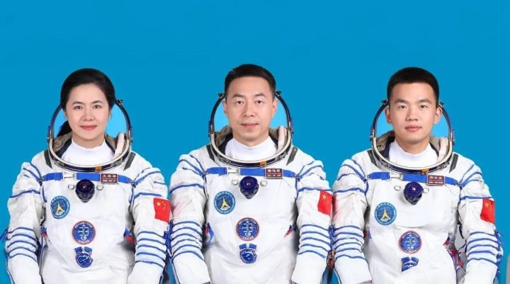 Integrantes de misión espacial Shenzhou 19