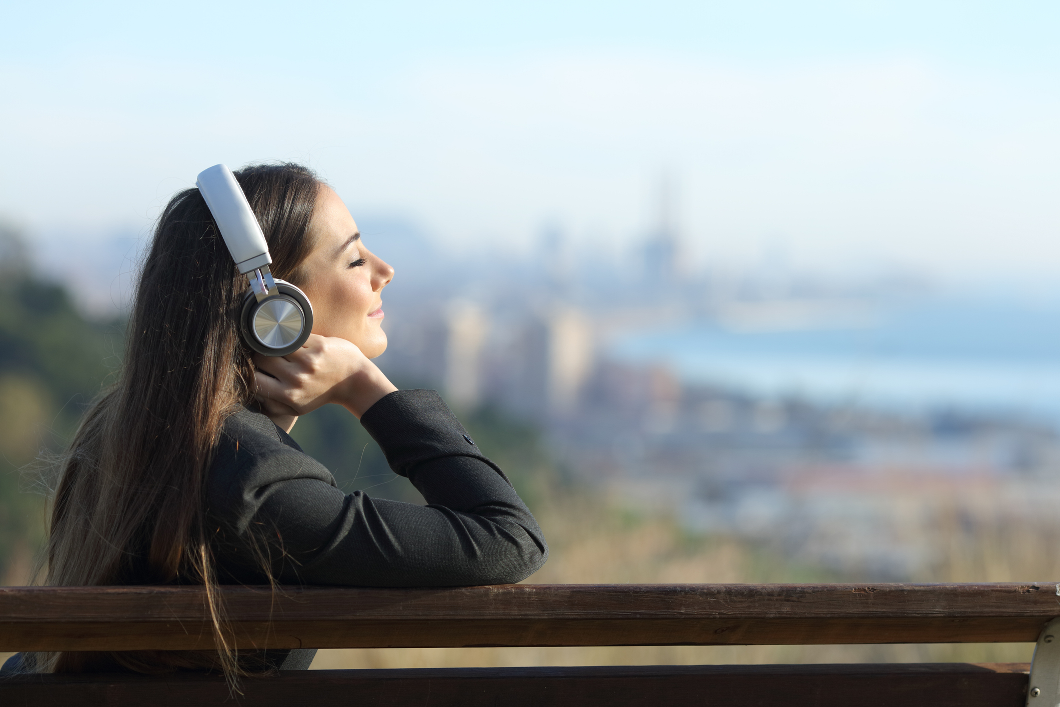 Los jóvenes están perdiendo la audición por auriculares y ruido excesivo