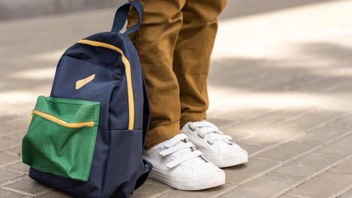 Vuelta a clases: ¿Cómo elegir el calzado y mochila adecuada?