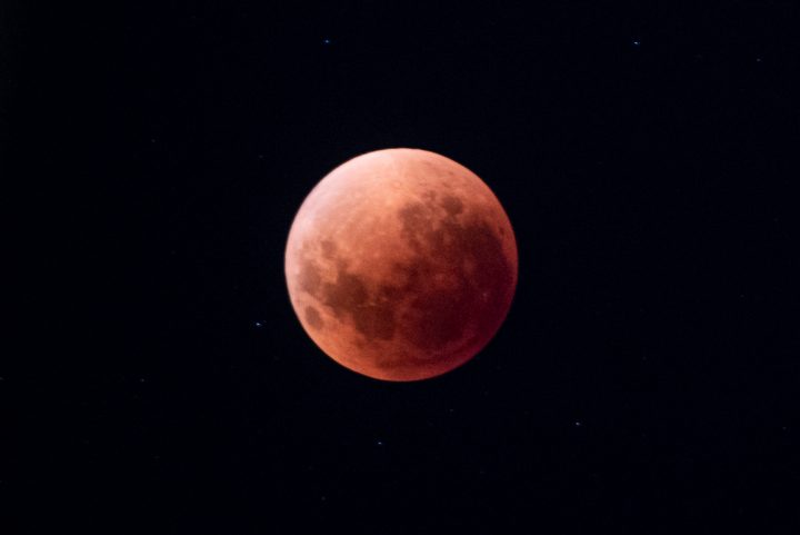 Eclipse lunar total será visible desde Chile: Conoce el horario y detalles del evento astronómico